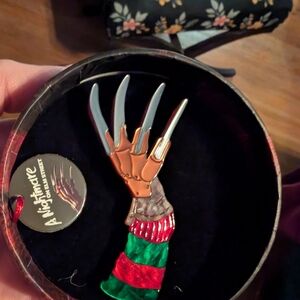 Erstwilder brooch A Nightmare on Elm Street Freddy Krueger Claw Pin